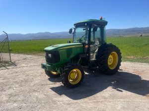 JOHN DEERE 5090GF