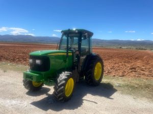 JOHN DEERE 5515F