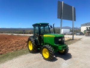 John Deere 5515F