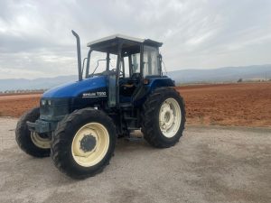 NEW HOLLAND TS90